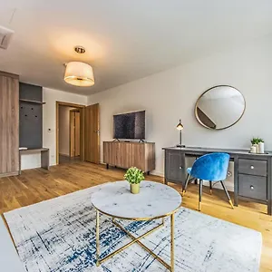  Apartament Bh Properties, Teatr Wybrzeże
